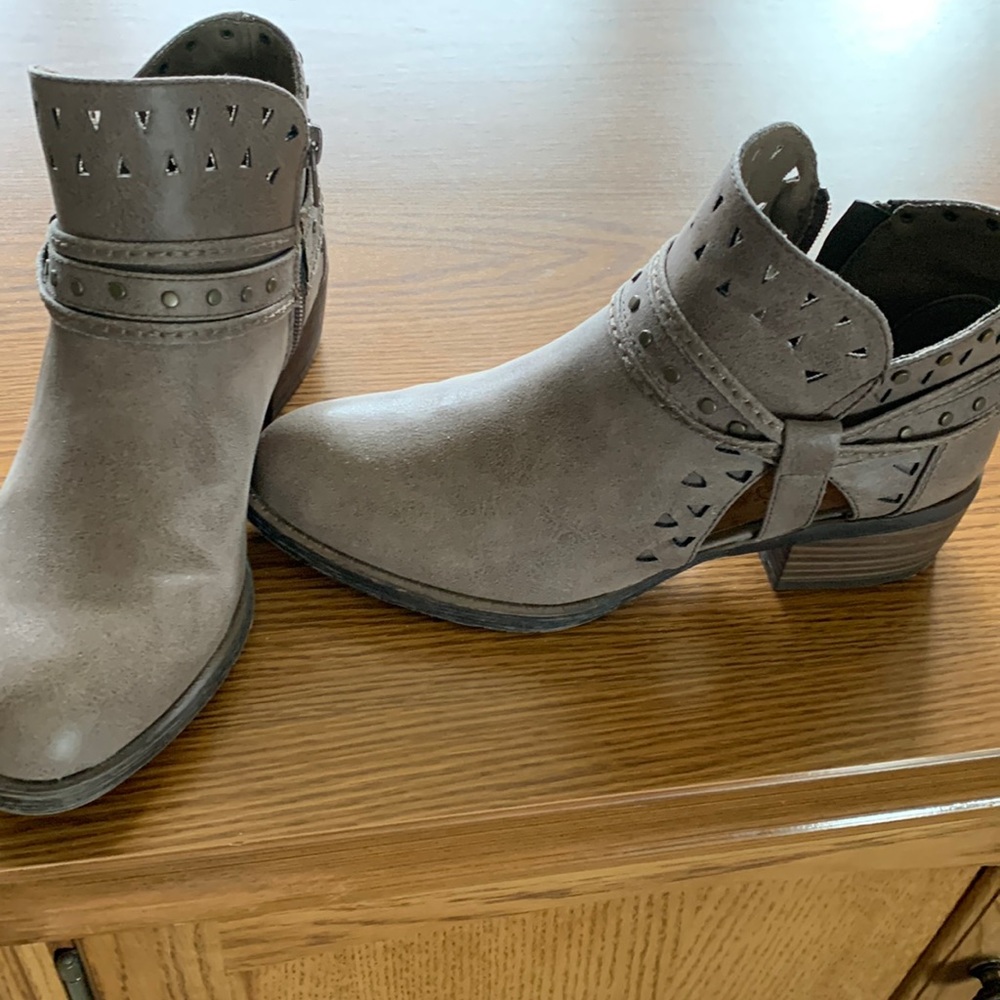 Zipper Boots
